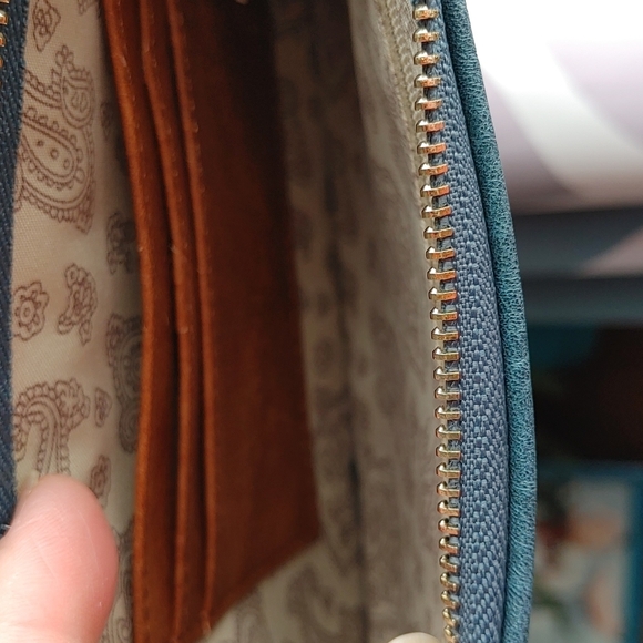 🍁NWT Simply Noelle blue wallet - Picture 5 of 9